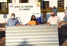 Durante esta semana el gobierno del Dr. Manuel Pineda ha entregado más de mil apoyos para vivienda.