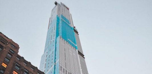 Construyó EU rascacielos más alto del 2020; deja atrás al de China