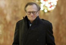 Muere Larry King, icónico periodista de EU, a los 87 años