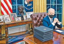 Biden borra legado de Trump en horas