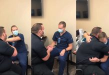 Paramédico propone matrimonio a enfermero que lo vacunó contra COVID-19