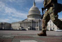 El Senado de EE UU considera constitucional juzgar a Donald Trump como expresidente