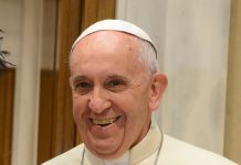Papa Francisco recibe segunda dosis de vacuna contra covid-19