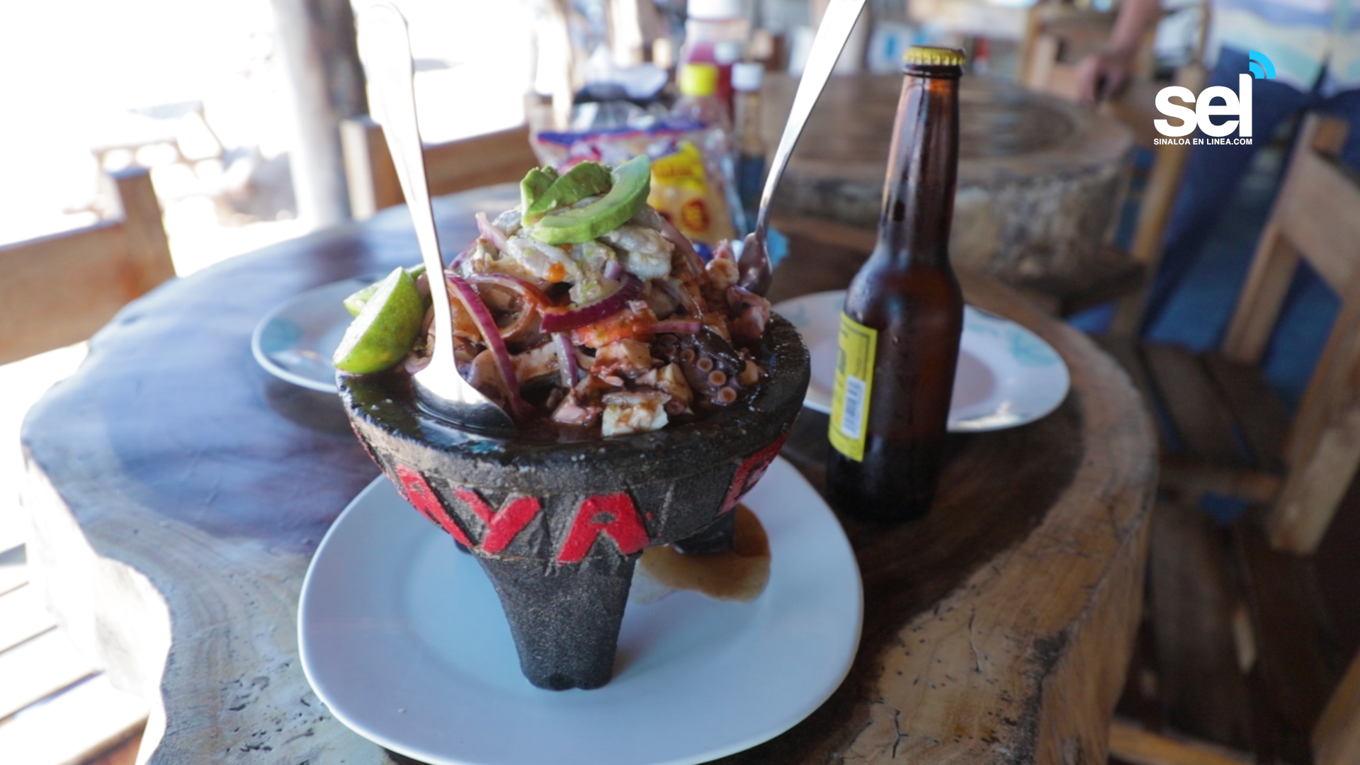 Molcajete de Mariscos con “Mucho Amor”, la Especialidad del  Restaurante-Palapa “Playa Bonita” | Sinaloa en Linea