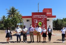 Entrega alcalde Dr. Emmett Soto Grave, obra de construcción de baños para telebachillerato en el Palmito del Verde.