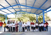 El gobierno municipal de Rosario hizo entrega de tres obras que vienen a mejorar la infraestructura educativa de escuelas en las comunidades de: Hacienda del Tamarindo, Cajón Verde y Los Ojitos.