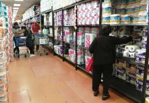 Podría escasear papel sanitario y café por bloqueo en el Canal de Suez