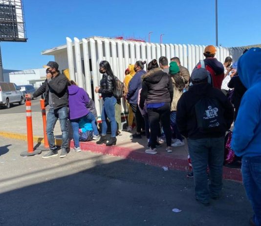 EU amplía otro mes restricción en frontera con México para viajes no esenciales