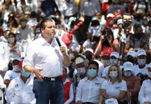 Van mujeres de Guasave con Mario Zamora