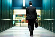 Empresa de EU indemnizará a trabajador inmigrante por discriminación