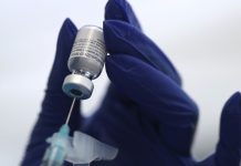 Vacuna anticovid de Pfizer tiene alta eficacia contra cepa sudafricana, revela estudio