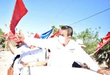 Germán Escobar hace intensa gira por comunidades de Elota