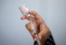 Surgen 9 multimillonarios por ganancias de vacunas contra covid-19: Oxfam