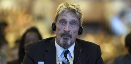 El fundador del antivirus McAfee, John McAfee, se suicida en una prisión de Barcelona