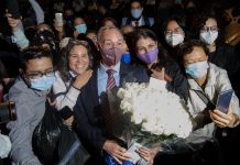 ‘Golondrinas’ a las conferencias Covid vespertinas