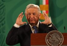 Buscamos constituir una nueva clase media más humana y fraterna: AMLO
