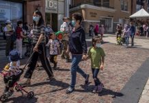 China aprueba sus vacunas Sinovac y Sinopharm para niños de 3 a 17 años