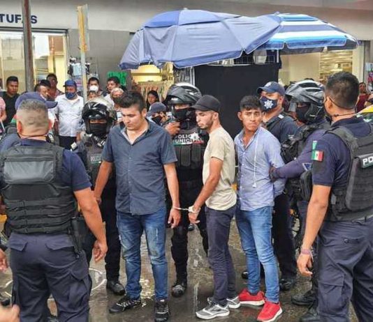 Aseguran a 11 migrantes y tres «polleros» en Poza Rica, Veracruz