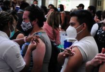 ¿POR QUÉ LOS JÓVENES TIENEN REACCIONES MÁS FUERTES A LA VACUNA CONTRA LA COVID-19?