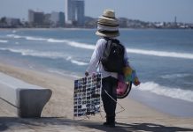 Casos Covid han golpeado a los vendedores ambulantes del puerto