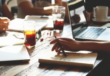 Trabajar solo 4 días es un éxito en Islandia; ¿otros países podrían replicarlo?