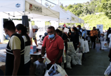 Procedentes de decomisos, gobierno lleva ropa y juguetes a 70 municipios pobres