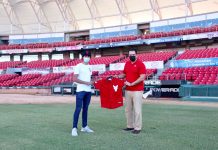 ESTEBAN GARCÍA ÁLVAREZ PORTA POR PRIMERA VEZ EL JERSEY DE VENADOS DE MAZATLÁN