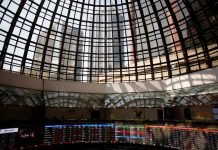 Bolsa mexicana gana tras semana negativa, atenta a la Fed y casos de covid-19