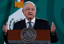 AMLO despide La Mañanera con canción ‘Los caminos de la vida’