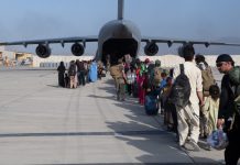 EU reporta explosión afuera del aeropuerto de Kabul; confirman que hay víctimas