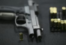 Juez en EU acepta que 11 armerías se defiendan en ‘bloque’ ante México