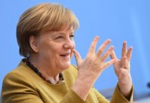 Líderes europeos se ponen en pie para ovacionar y dar gracias a Merkel