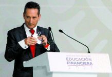 Descartan banqueros “alerta” por iniciativa eléctrica de la 4T