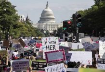 Clínica de Texas reanuda procedimientos de aborto tras bloqueo de ley por juez