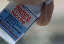 Finlandia, Suecia y Dinamarca suspenden vacuna Moderna en jóvenes