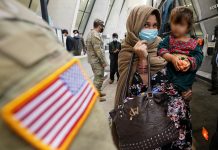 Aprueba Biden fondo económico de emergencia para migrantes y refugiados