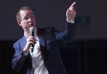 Reforma eléctrica es absurda; AMLO sabe que no será aprobada, dice Ricardo Anaya