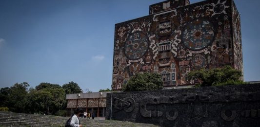 UNAM anuncia aumento gradual de clases presenciales ante semáforo verde por covid