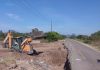 Reparan provisionalmente tramo de carretera dañado por huracán Pamela.