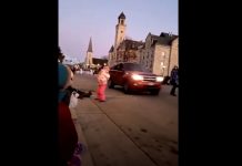 Atropellamiento masivo en desfile navideño: un muerto y 20 heridos