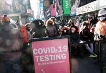 Variante Ómicron está infectando a personas vacunadas, alerta la OMS