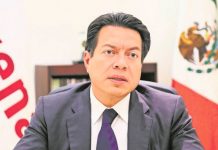 Morena truena contra el INE por posponer revocación