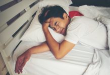 Reportan dos nuevos síntomas relacionados con la variante ómicron en Reino Unido