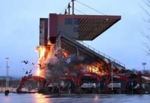 Demuelen sección de estadio de atletismo en Oregon con 90 kilos de explosivos para reconstruirlo