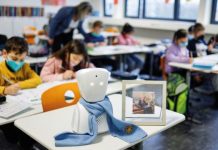 Robot avatar asiste a la escuela en lugar de un alumno enfermo