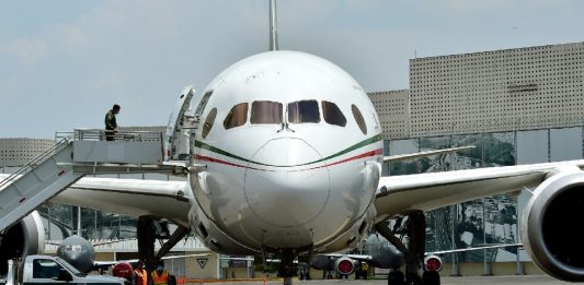 Hay propuesta para intercambiar avión presidencial por helicópteros, anuncia AMLO