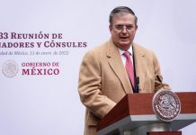 En EU, eligen a Ebrard como Persona del Año 2021 por demanda contra fabricantes de armas