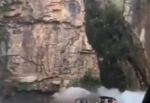 (VIDEO) El impactante momento en el que parte de un acantilado se desprende y aplasta a tres lanchas de turistas en Brasil