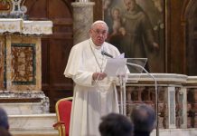 PAPA CRITICA A PAREJAS QUE SOLO QUIEREN TENER PERROS O GATOS Y NO HIJOS