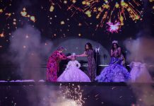 Coronan a la bella Scarleth I como Reina Infantil del Carnaval 2022